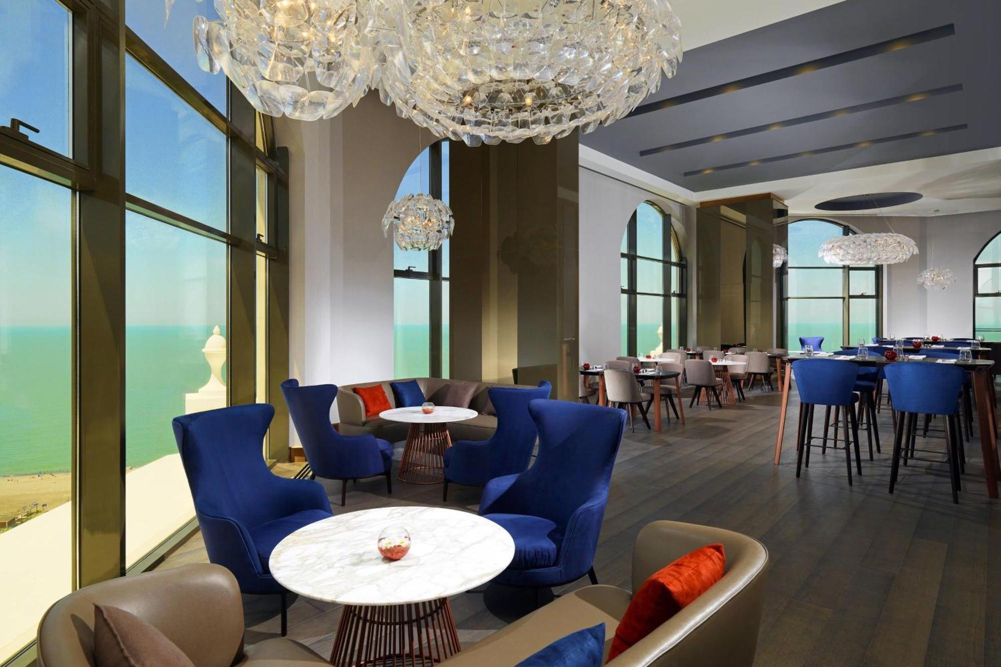 Sheraton Batumi Hotel Екстериор снимка The Lounge at the 360° Sky Lounge