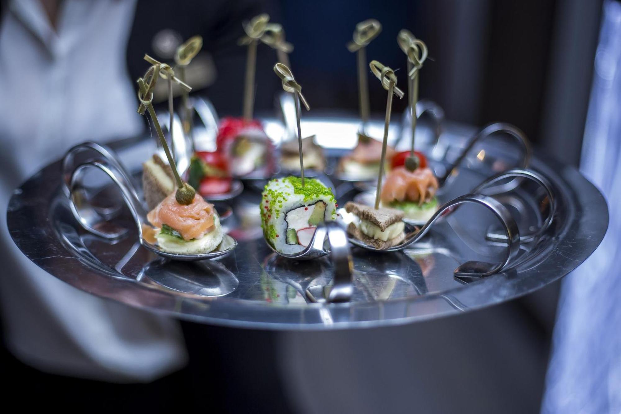 Sheraton Batumi Hotel Екстериор снимка Canapés
