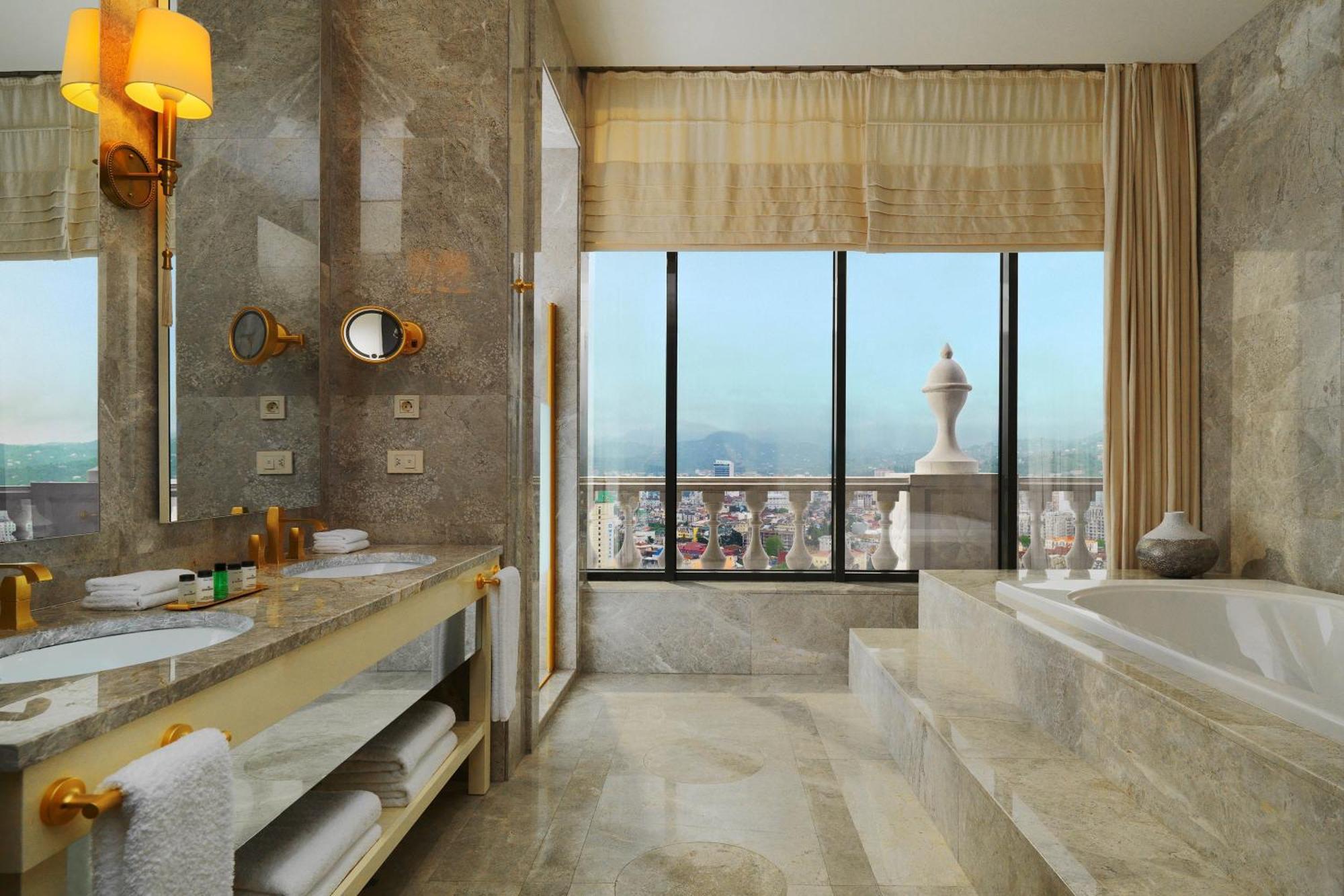Sheraton Batumi Hotel Екстериор снимка A bathroom at the hotel