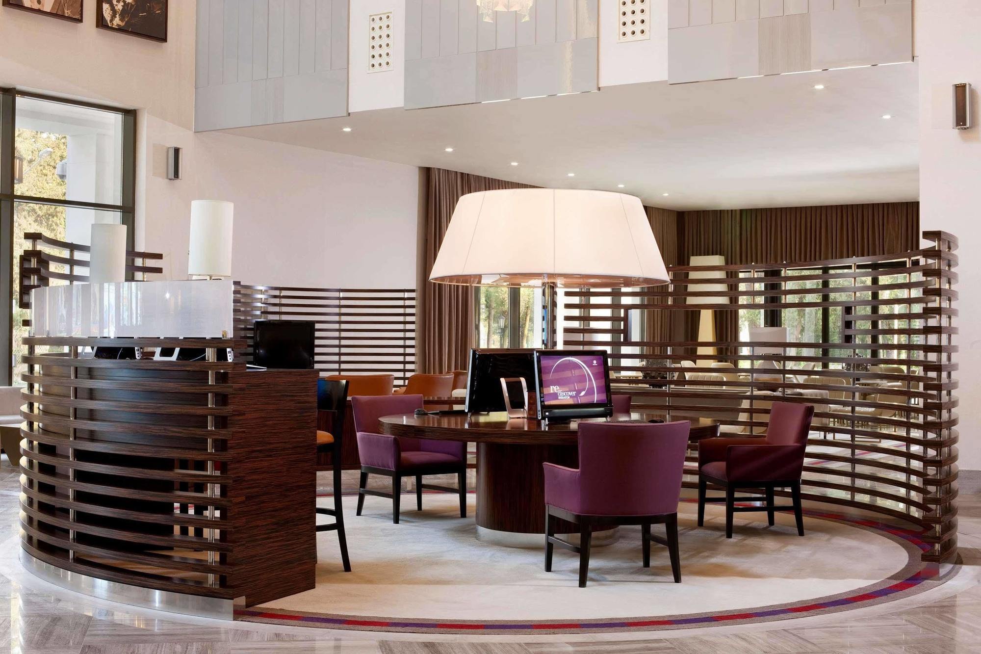 Sheraton Batumi Hotel Екстериор снимка The library
