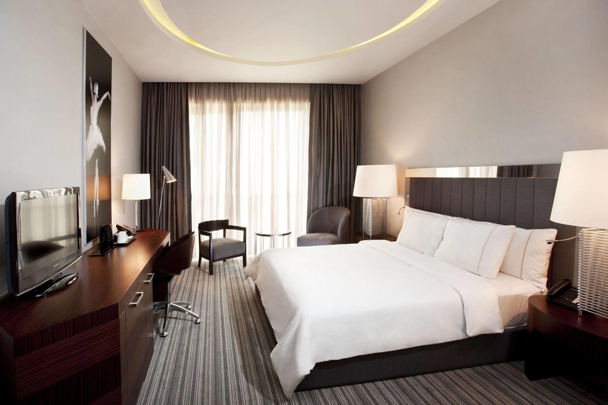 Sheraton Batumi Hotel Стая снимка Deluxe room