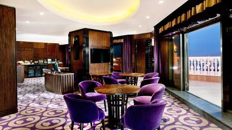 Sheraton Batumi Hotel Екстериор снимка The Club lounge at Beijing Capital International Airport